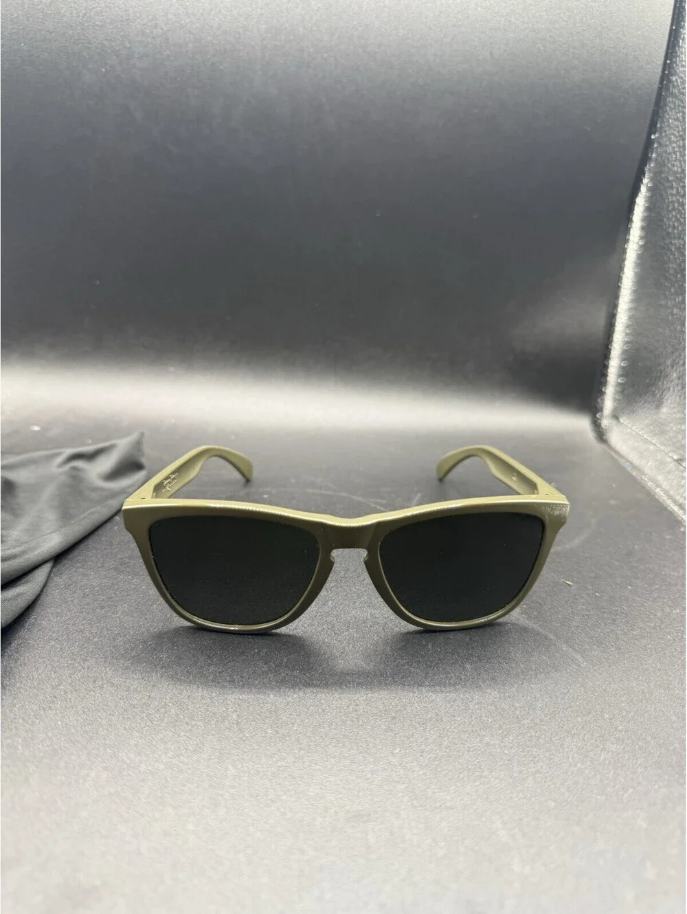 Oakley Frogskin Moss/Black Iridium Lenses